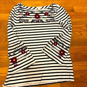 Jcrew Embroidered Bell Sleeve 3/4 top.  Size Small